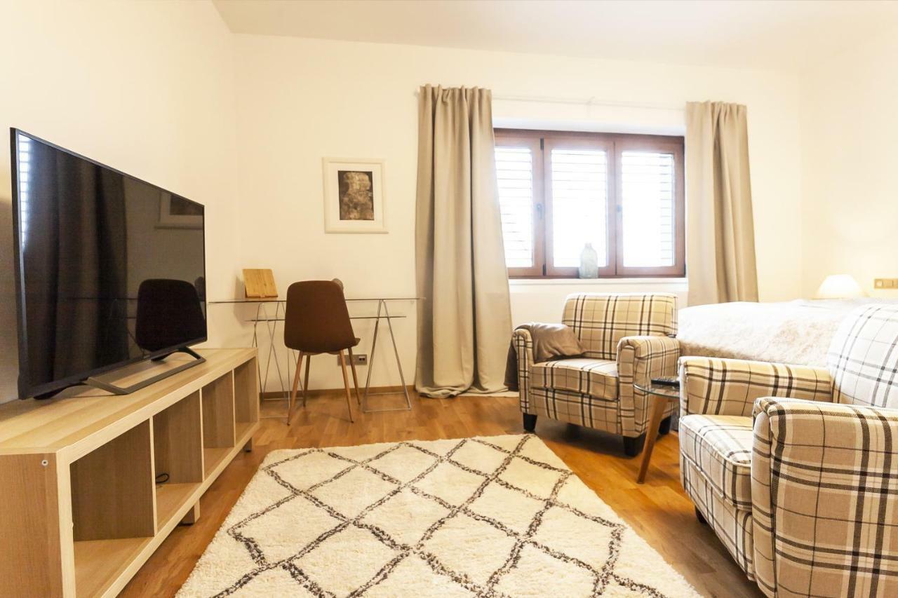 Expat House * Praha