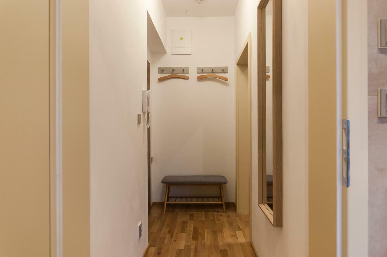 Expat House * Praga