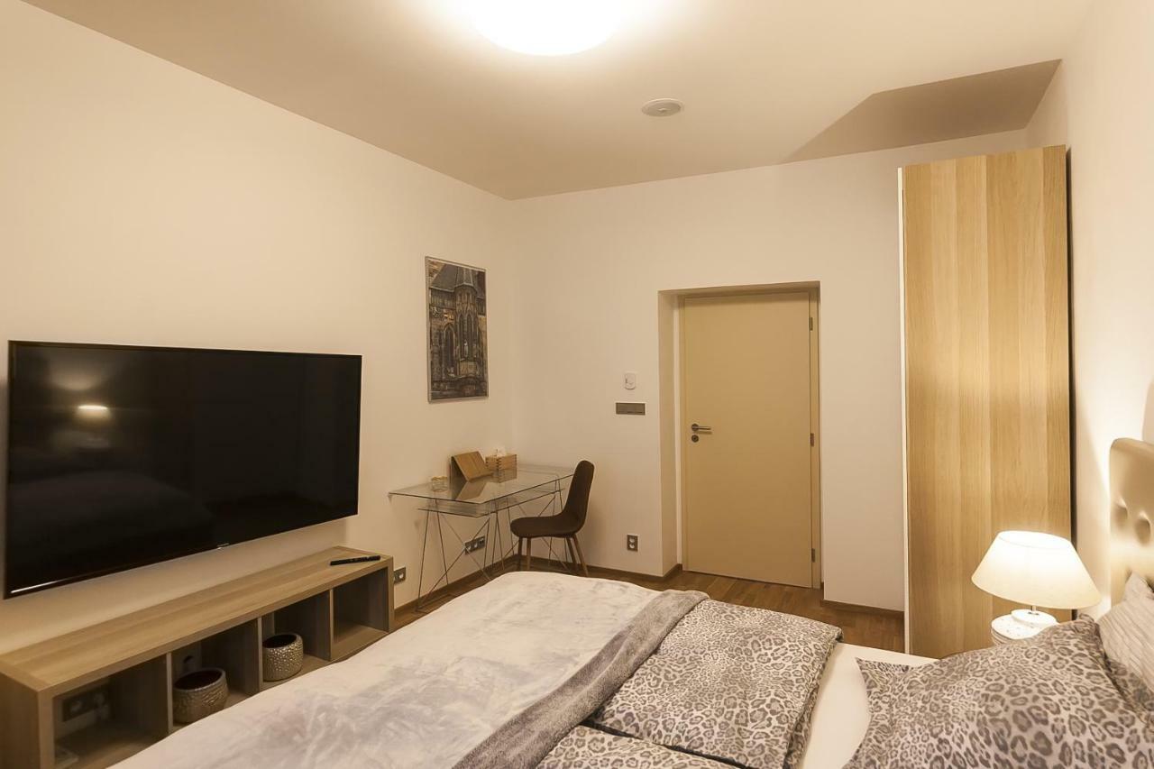 Expat House Apartamento Praga
