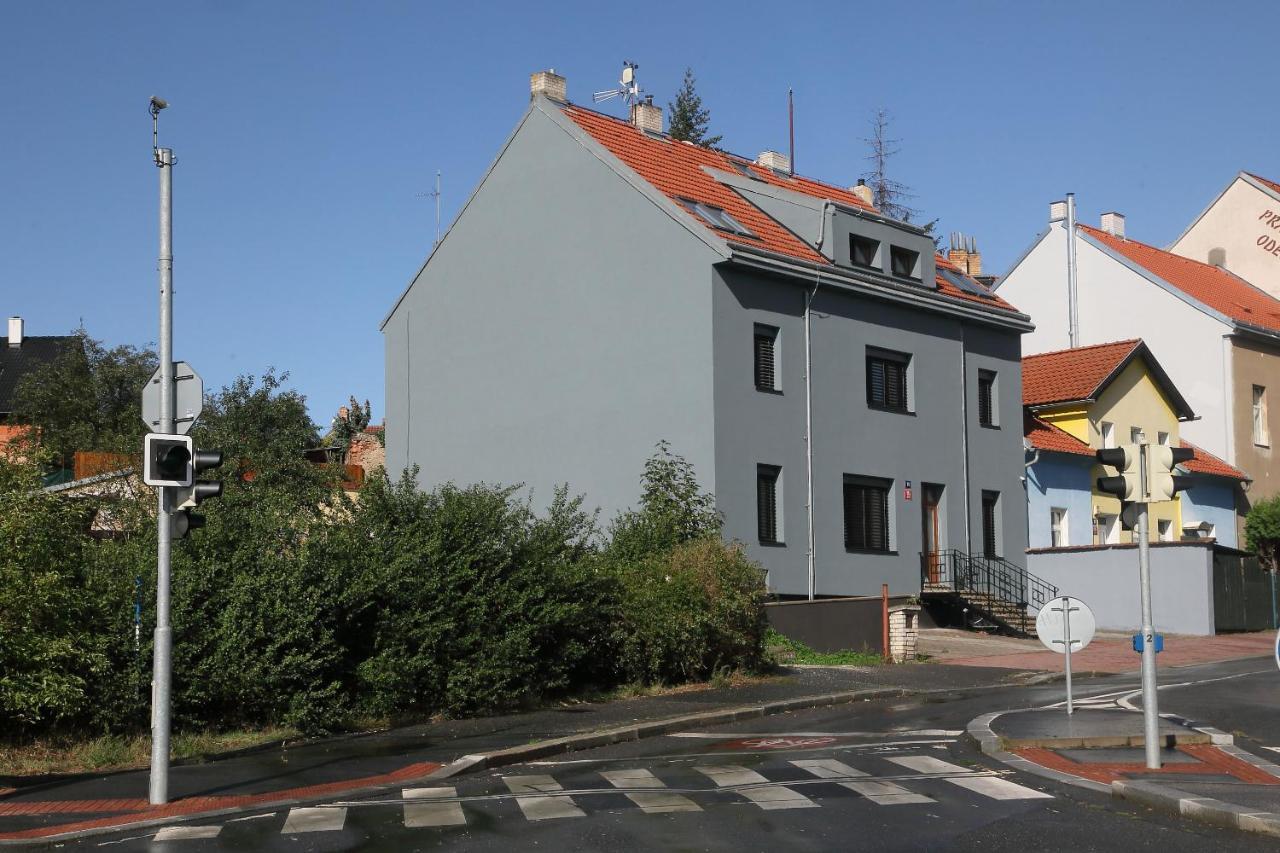 Expat House * Praga